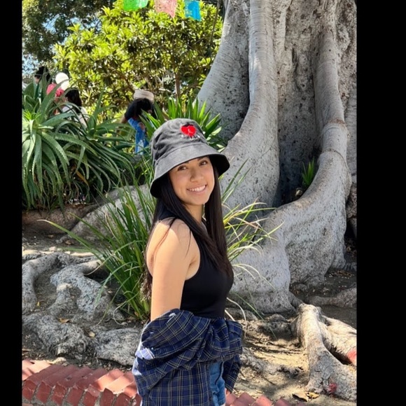 Bad Bunny bucket hat - Picture 2 of 2